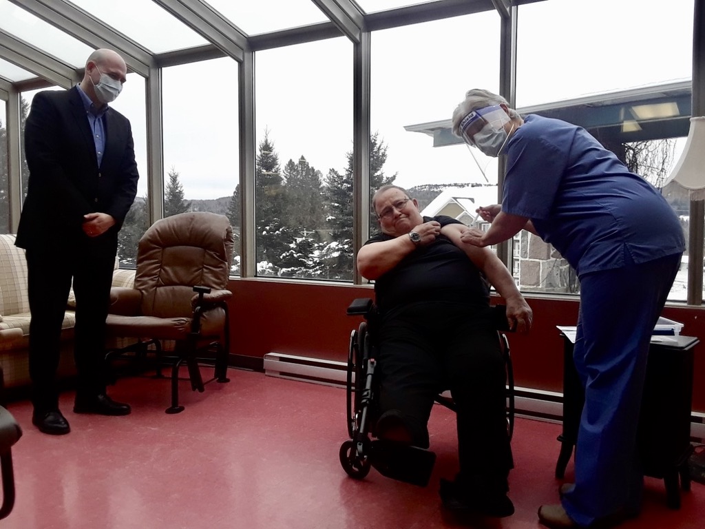 Début de la vaccination contre COVID-19 pour les résidents en CHSLD des Laurentides