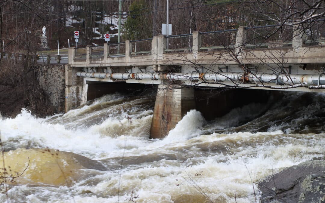 Inondations à Sainte-Adèle : La Ville ferme des rues