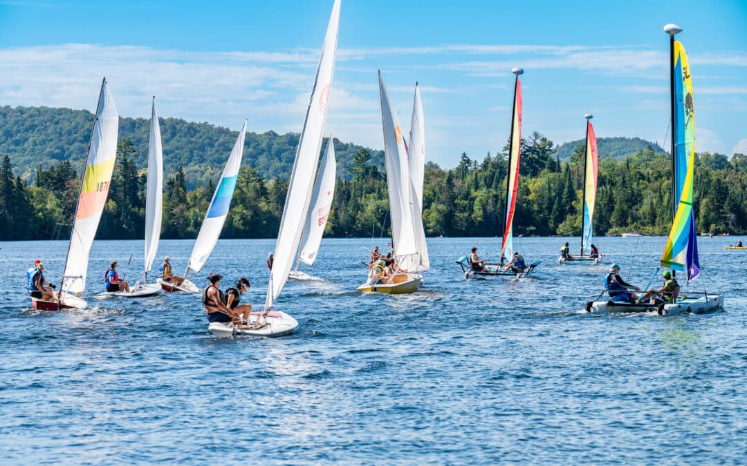 Essayer la voile pendant les vacances